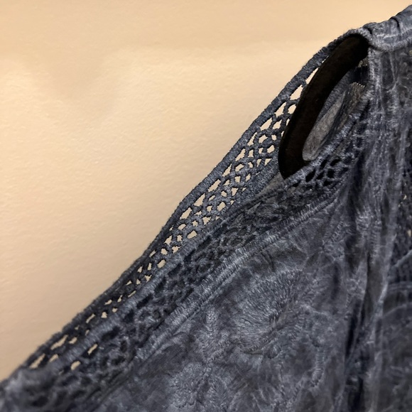 Democracy cold shoulder shirt. Size L. NWOT. - Picture 4 of 6